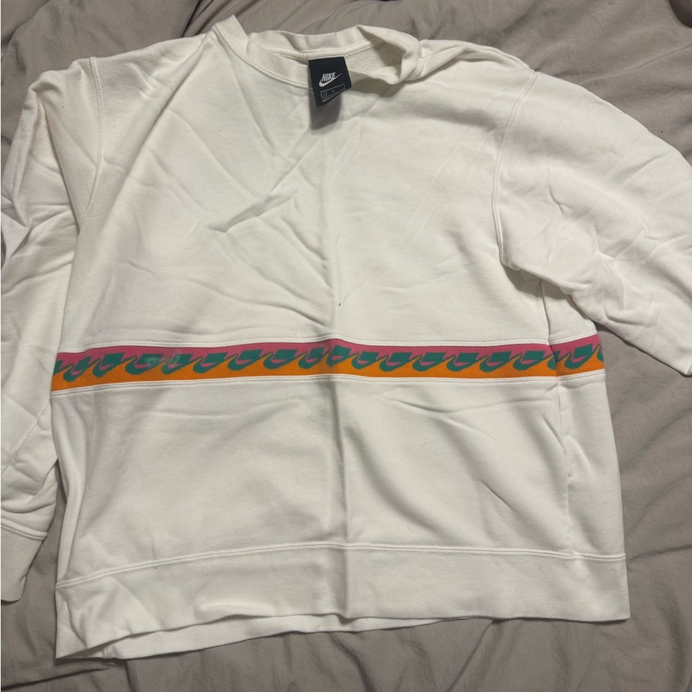 Vintage Nike White Sweatshirt with Multicolor Stripe